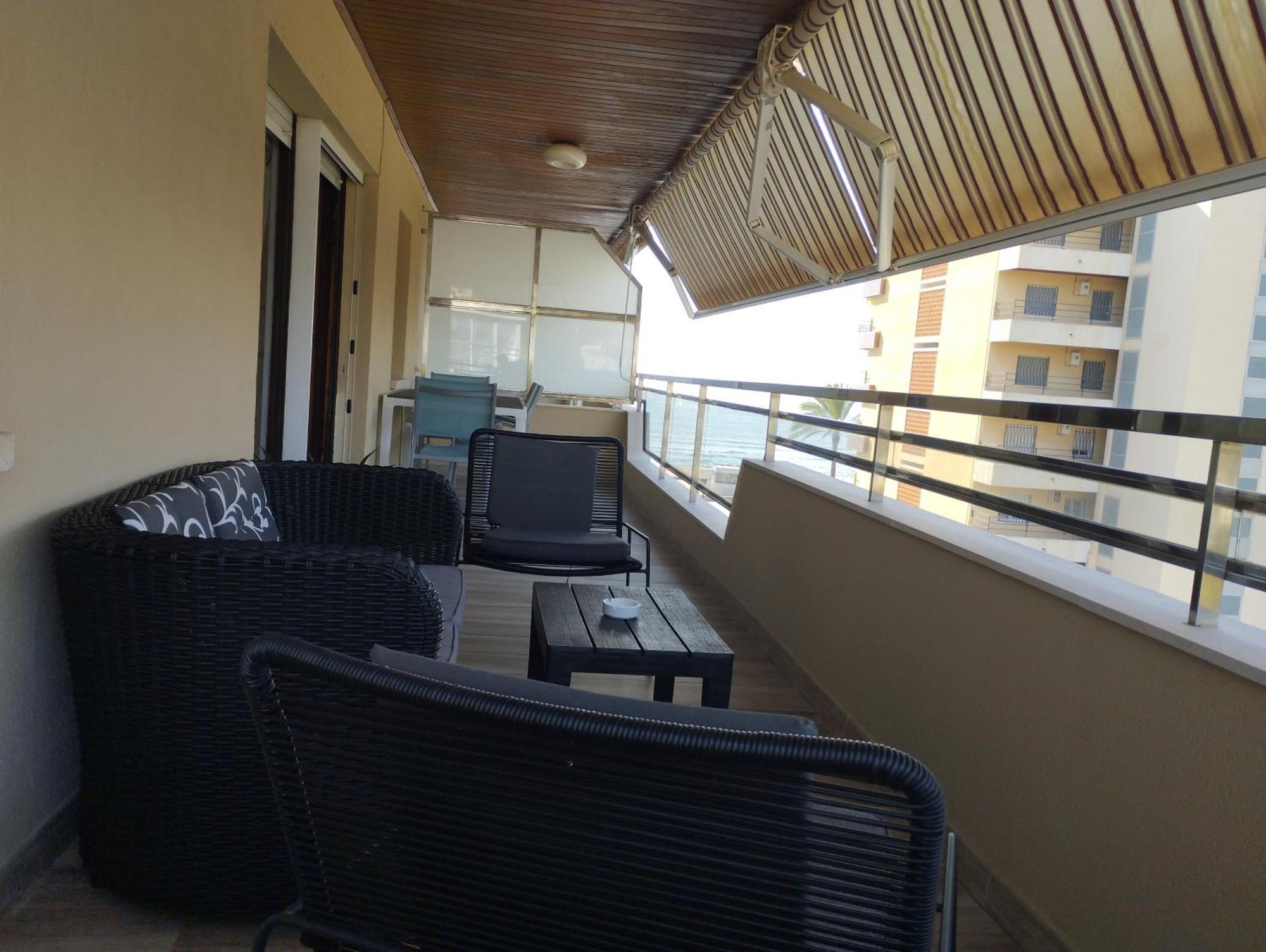 Atico Frente Al Mar Con Parking Para 5 Personas Calafell Exterior foto